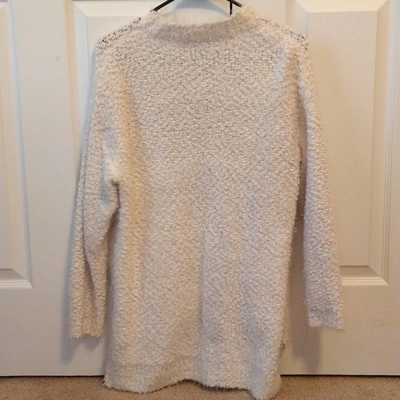Women's Popcorn Sweater - Picture 2 of 5